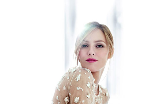 Regardez la pub Rouge Coco de Chanel photo vanessa paradis rouge coco ad campaign Regardez la pub Rouge Coco de Chanel