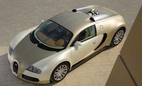 gold bugatti 12 467x284 Photos : Bugatti Veyron Or