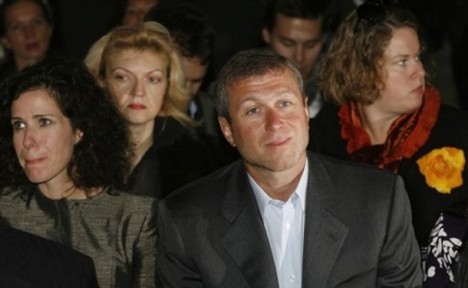 roman abramovich moscow 468x288 Le plus grand yacht privé du monde