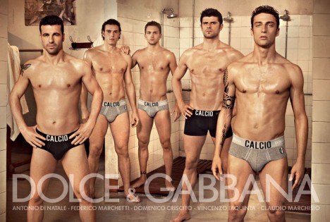Des joueurs italiens posent pour Dolce & Gabbana photo dolce gabbana calciatori underwear 468x315 Des joueurs italiens posent pour Dolce & Gabbana