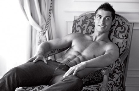 Cristiano Ronaldo : nouvelle campagne pour Armani photo cristiano ronaldo photo armani 468x308 Cristiano Ronaldo : nouvelle campagne pour Armani