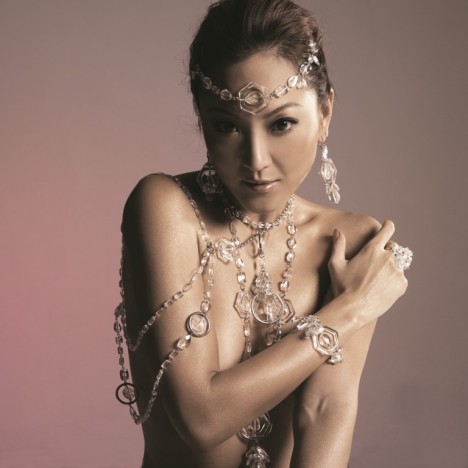 Tina Barrat Bijoux Couture photo tina barrat collection pure portee 468x468 Tina Barrat Bijoux Couture