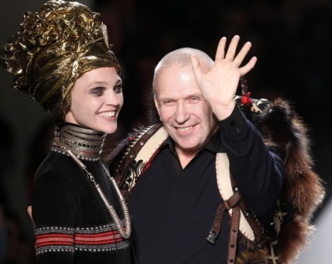 french designer jean paul gaultier 468x373 La planète mode de Jean Paul Gaultier