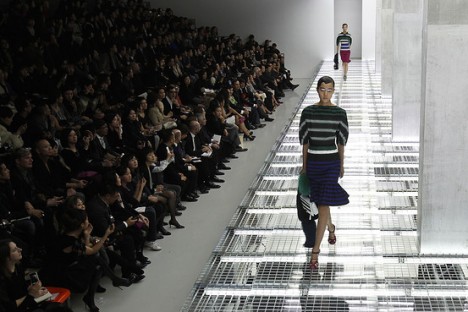 Mode: les grandes maisons se bousculent en Chine photo Prada fashionshow Beijing 468x312 Mode: les grandes maisons se bousculent en Chine