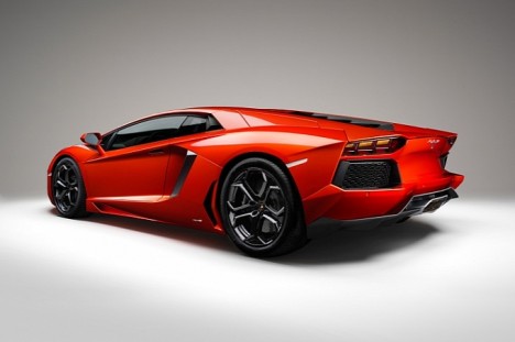 Lamborghini Aventador LP 700 4 photo Lamborghini Aventador LP700 4 back 468x311 Lamborghini Aventador LP 700 4