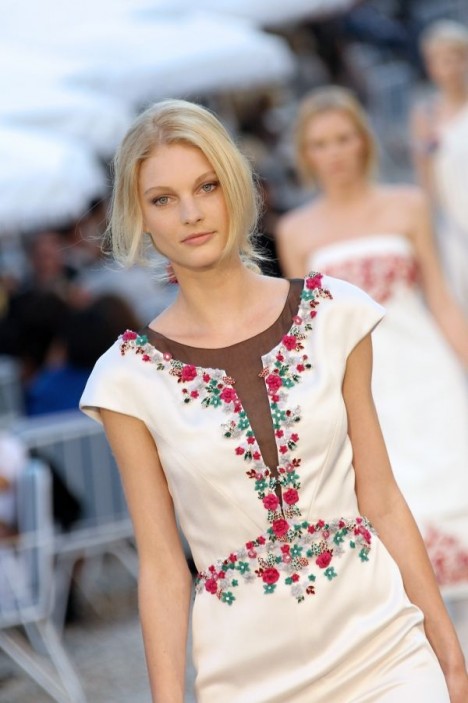Collection Croisière de Chanel photo Chanel Cruise 2012 Dirndl dress 468x703 Collection Croisière de Chanel