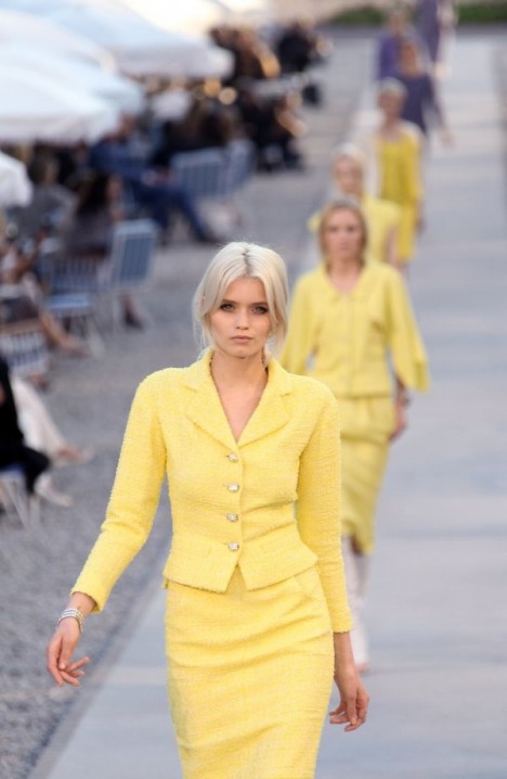 Collection Croisière de Chanel photo Chanel Cruise 2012 Sorbet shades 468x718 Collection Croisière de Chanel