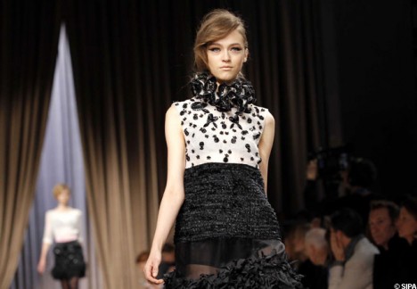 Premier défilé haute couture pour Giambattista Valli photo giambattista valli fashion show 468x324 Premier défilé haute couture pour Giambattista Valli
