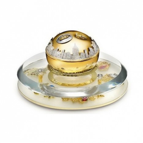 DKNY lance un parfum à un million de dollars photo DKNY Golden Delicious Million dollar Fragrance Bottle 468x468 DKNY lance un parfum à un million de dollars