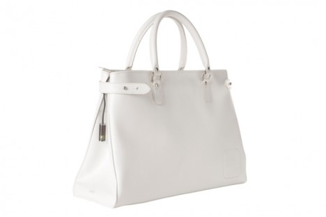 Le sac à main qui recharge les téléphones photo richard nicoll vodaphone handbag 468x312 Le sac à main qui recharge les téléphones