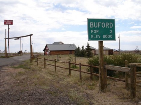 La plus petite ville des Etats Unis a trouvé preneur photo Buford Wyoming USA 468x351 La plus petite ville des Etats Unis a trouvé preneur