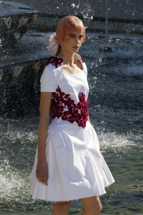 Le défilé Chanel croisière 2013 à Versailles photo Chanel Versailles Cruise show 1 468x702 Le défilé Chanel croisière 2013 à Versailles