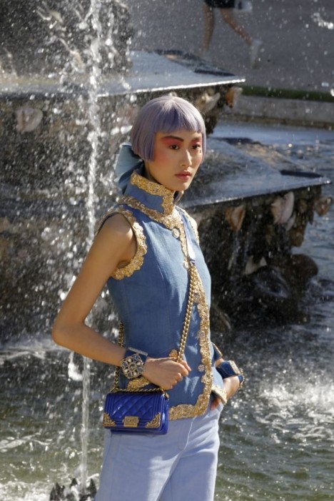 Le défilé Chanel croisière 2013 à Versailles photo Chanel Versailles Cruise show 2 468x702 Le défilé Chanel croisière 2013 à Versailles