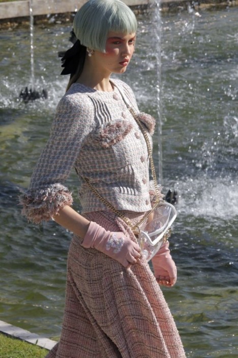 Le défilé Chanel croisière 2013 à Versailles photo Chanel Versailles Cruise show 6 468x702 Le défilé Chanel croisière 2013 à Versailles