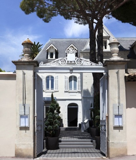 LVMH ouvre un hôtel de luxe à Saint Tropez photo Hotel White 1921 Saint Tropez 468x548 LVMH ouvre un hôtel de luxe à Saint Tropez