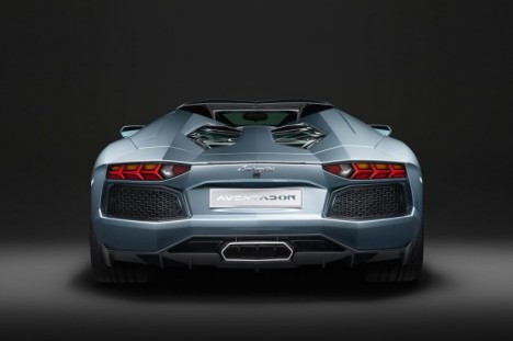Lamborghini Aventador Roadster photo Lamborghini Aventador roadster back 468x311 Lamborghini Aventador Roadster