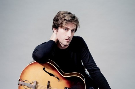 Thomas Dutronc 468x310 Thomas Dutronc : nouvelle égérie du parfum Cerruti