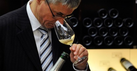 Le champagne sexprime mieux dans un verre à vin photo champagne degustation Le champagne sexprime mieux dans un verre à vin