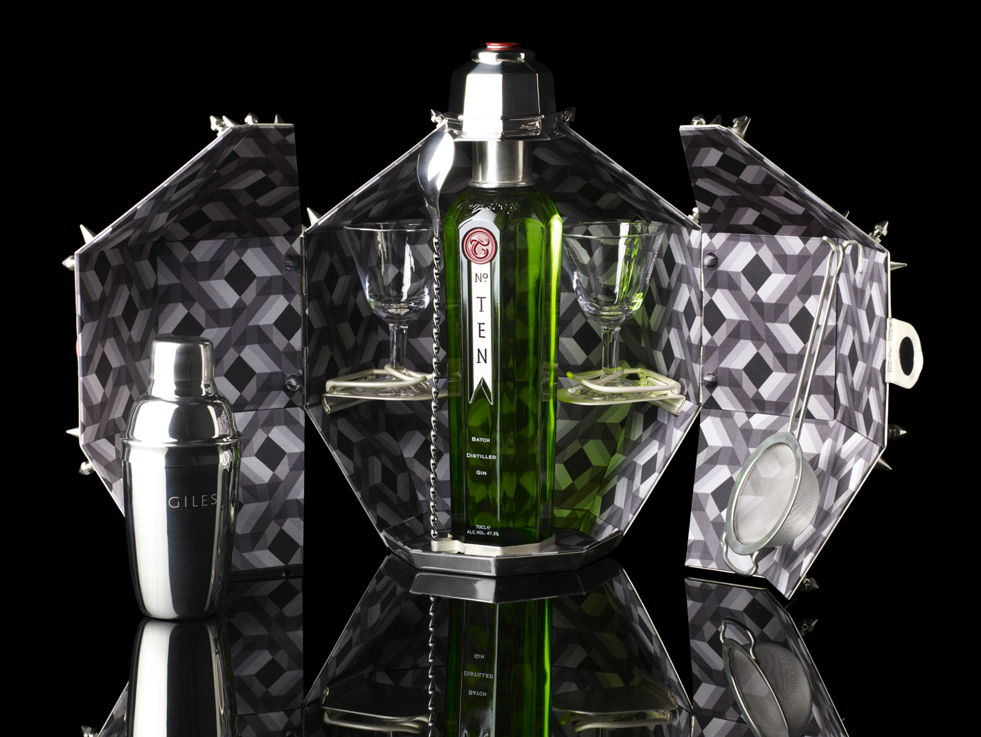 Un coffret pour le Gin Tanqueray No Ten photo gin tanqueray no ten Un coffret pour le Gin Tanqueray No Ten