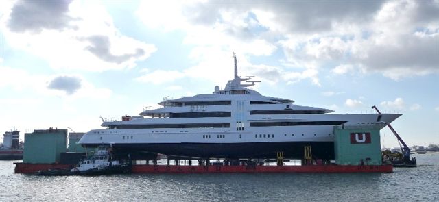 Il réduit le salaire de ses employés pour sacheter un yacht photo megayacht Il réduit le salaire de ses employés pour sacheter un yacht